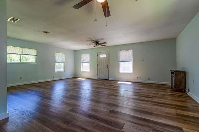 Photo - 314 Normagene St