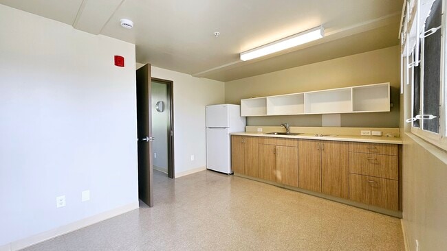 Photo - Weinberg Hale