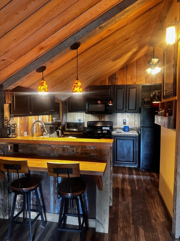 Building Photo - 1314 Rugby Rd Unit Barn Loft
