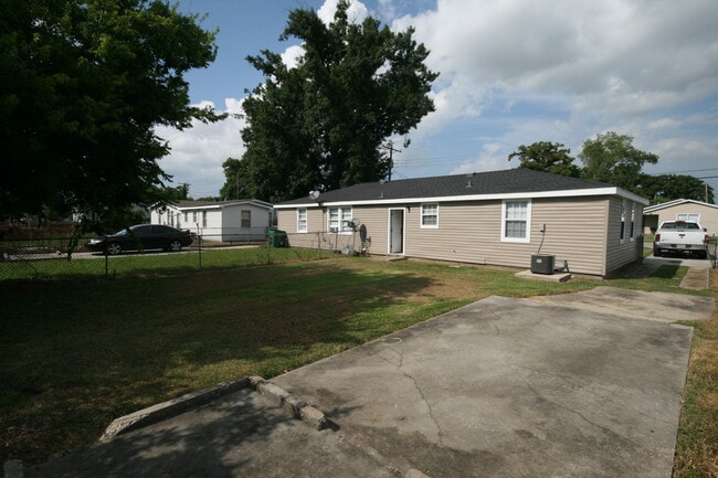 Photo - 2310 Rose Dr Apartamentos