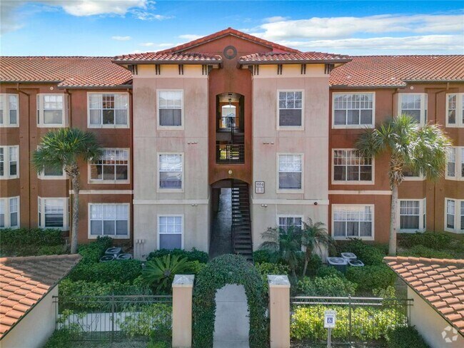 Building Photo - 5560 Metrowest Blvd Unit 3-304 Rental