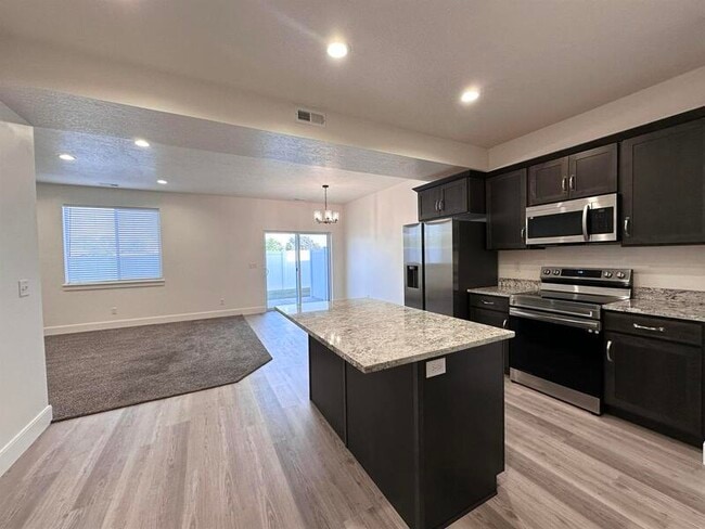 Photo - 250 W 1200 S