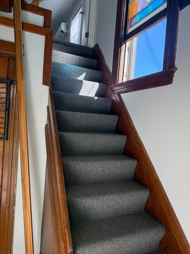 Photo - 110 Lake Ave Unit 110 Lake Avenue Up Apt