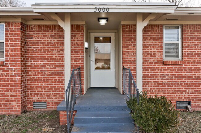 Photo - 5000 N Linn Ave