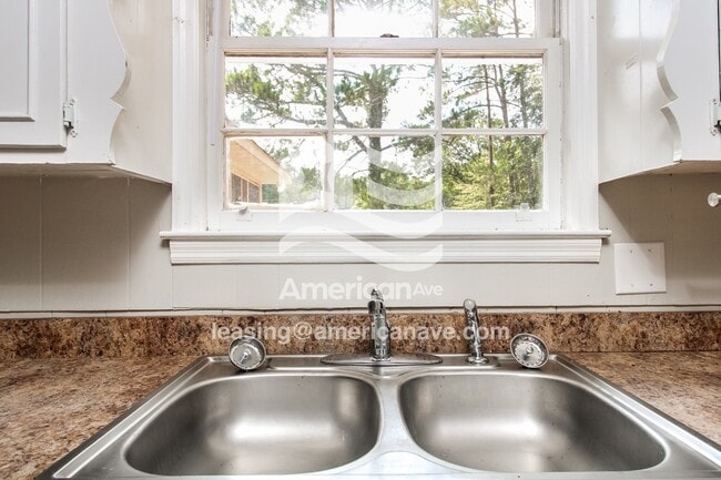 Photo - 713 Frieden St