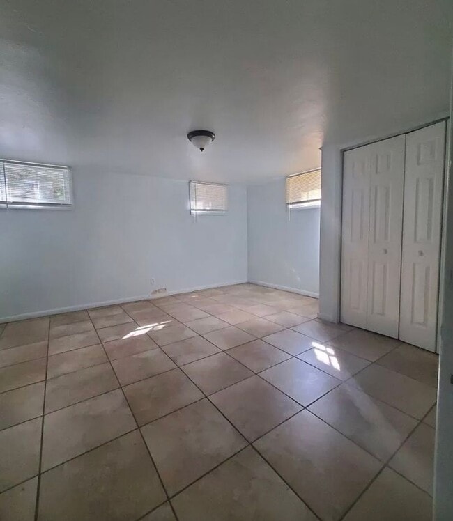 3 Bedroom/1 Bath Garden Level Duplex for J... Townhome Townhome