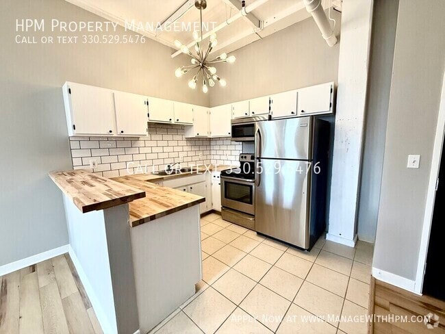Building Photo - 1133 W 9th St Unit 303 Rental