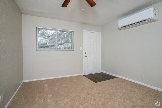 2BR, 1BA - 885SF - Living Room