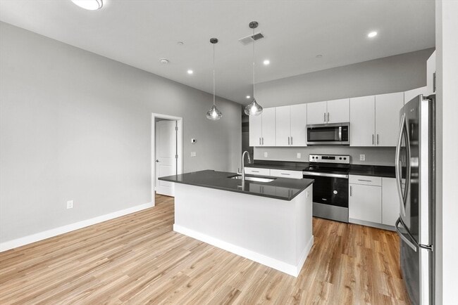 Photo - 999 Main St Unidad 208