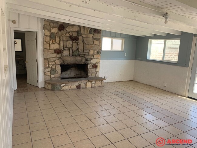 1501 Sheila St