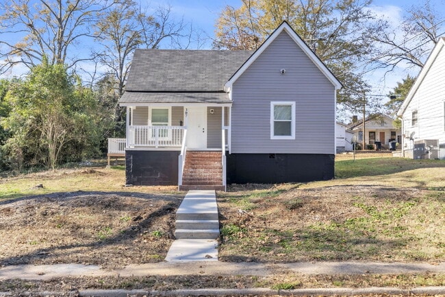 Building Photo - Cozy 2BR, 1BA Home with Spacious Yard