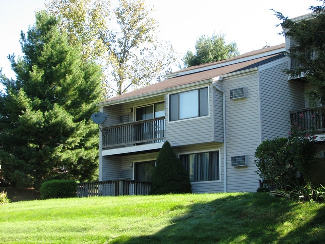 Outside - 655 Talcottville Rd Condo Unit 1 Bedroom