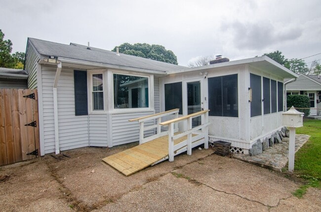 Photo - Precious Bungalow Home Rental in Norfolk!