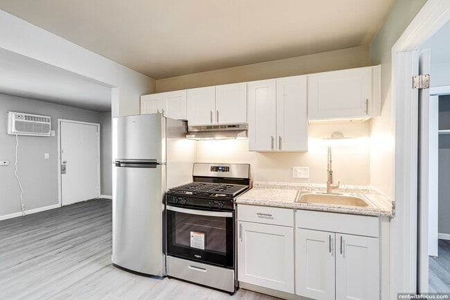 Photo - 205 Adams St.