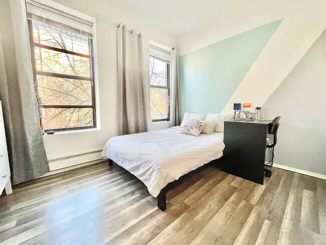 Photo - Furnished room/NOT APARTMENT Unit 2FL