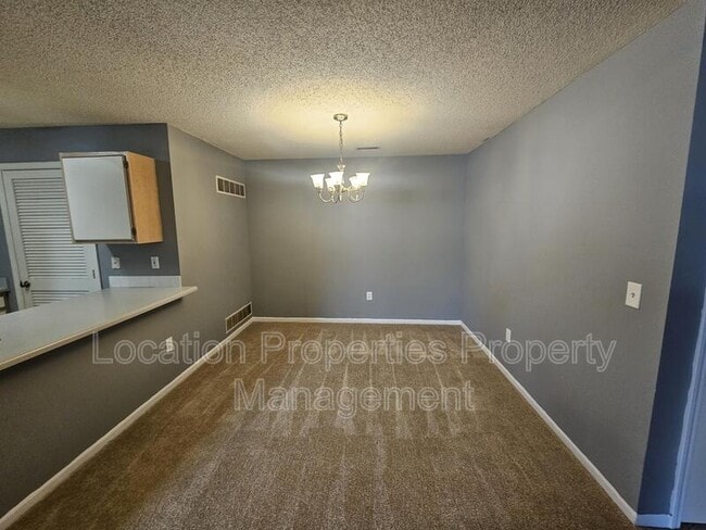 Photo - 3923 Overland Dr