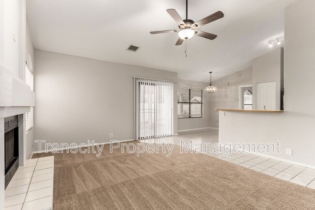 Photo - 16042 S 44th Pl