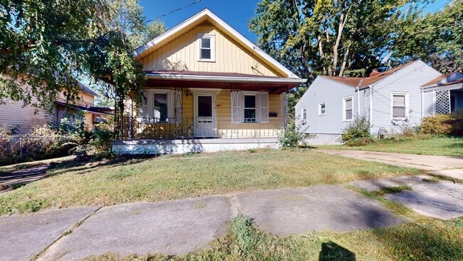 Building Photo - Cute Cape Cod, 3 or 4 bedroom in Mansfield