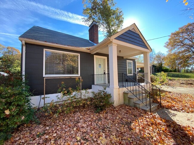 Photo - 2135 Griffith Rd
