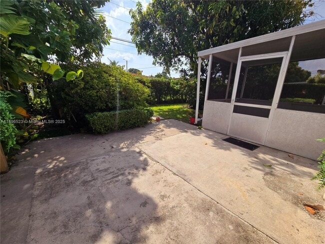 Photo - 18441 NE 20th Pl