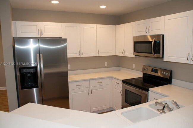 Building Photo - 1524 SW 50th St Unit 0