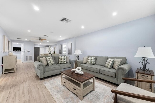 Photo - 230 SW 12th Ave