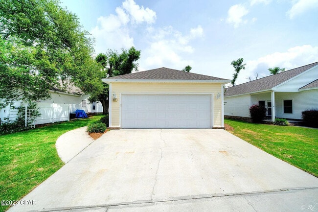 4021 Oak Forest Dr