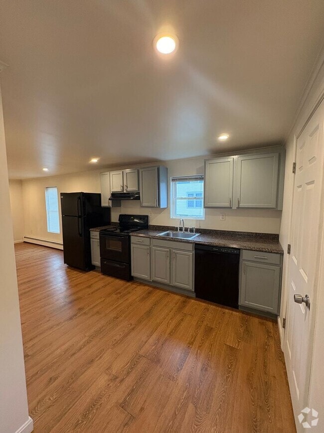 Building Photo - 907/909 County St. Unit 909-Downstairs Rental