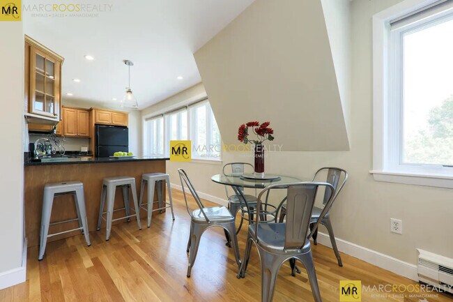 Photo - 2 Fayette St Unidad 4 Rental