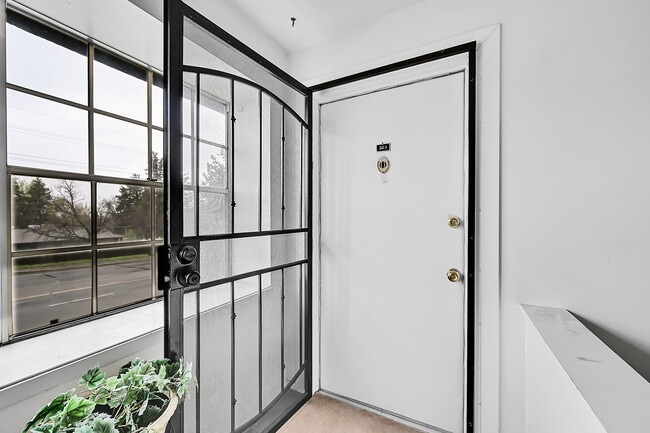 Photo - 2902 Airport Rd