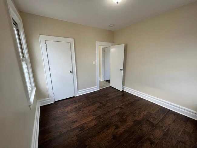 2nd Room - 74 Smith St Unidad 2nd Floor