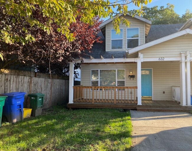 Photo - 632 NE Skidmore St