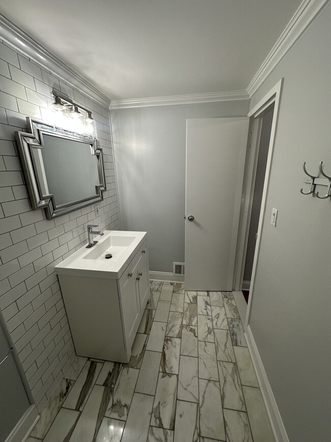 Photo - 287 Sagamore Hills Dr