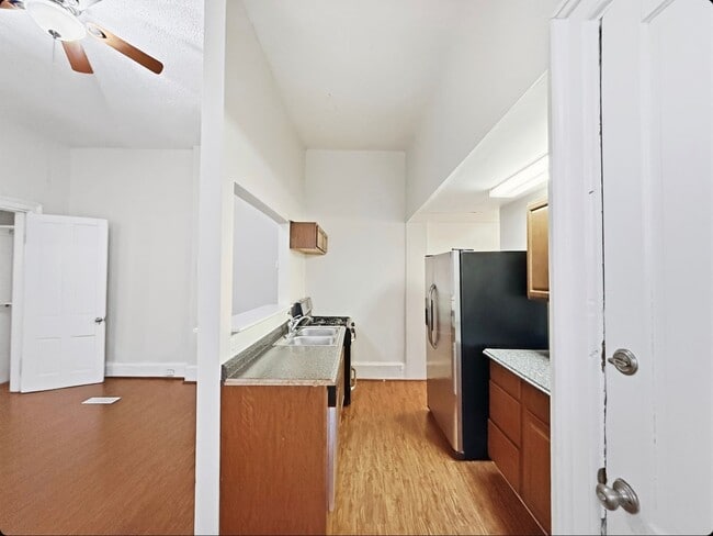 Photo - 122 E University Ave Unit 1