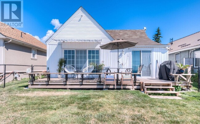 Photo - 11853 Lakeshore Rd