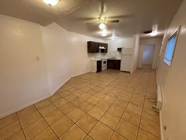 618 Jefferson St NE Unidad D