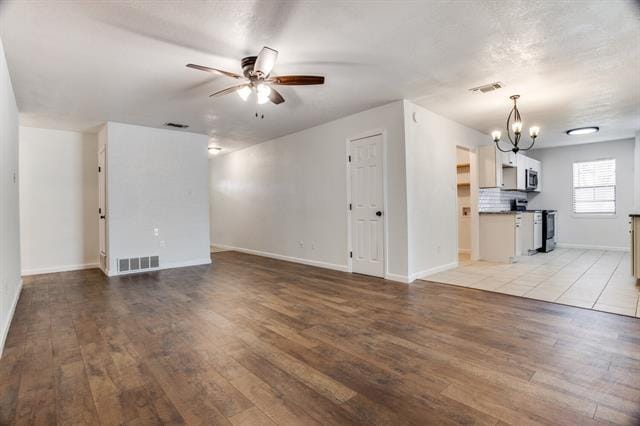 Photo - 909 Bennett St