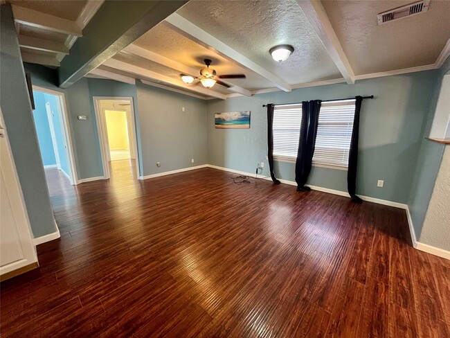 Photo - 318 Marine Way