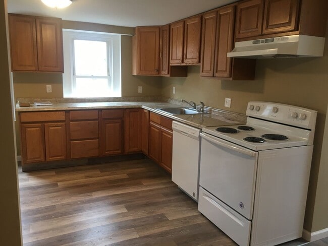 Photo - 242 Main St Unit A