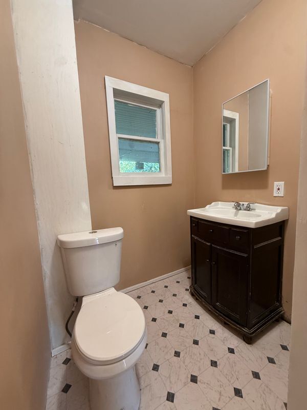 170 King St Unit 2