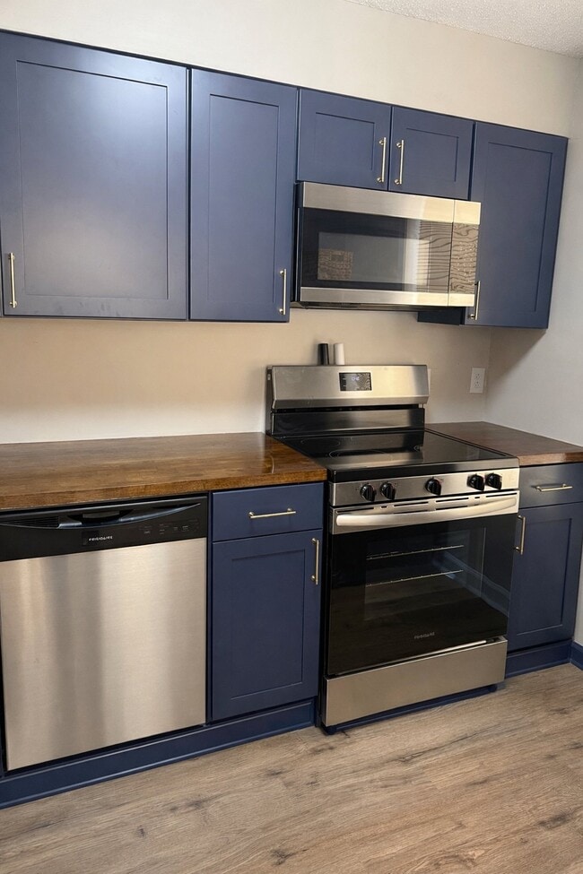 Photo - 324 Block St Unit L