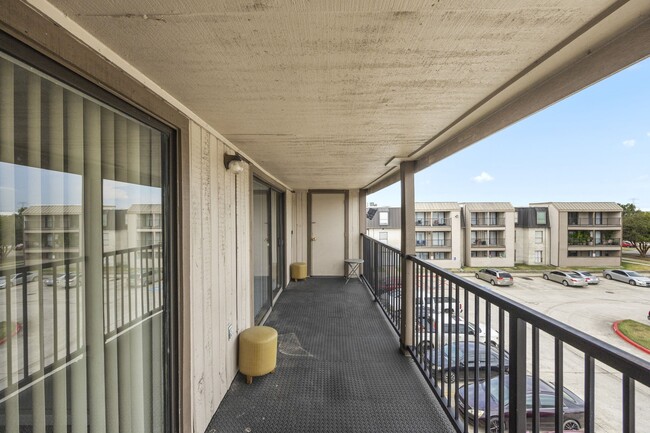 Building Photo - 206 Plaza Verde Dr Unit D35 Rental