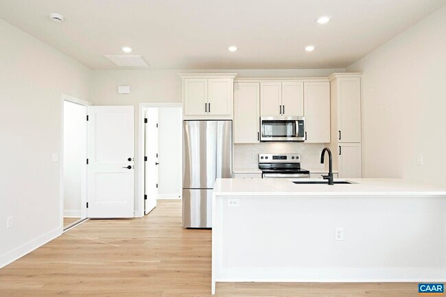 Building Photo - 919 Belmont Ave Unit A