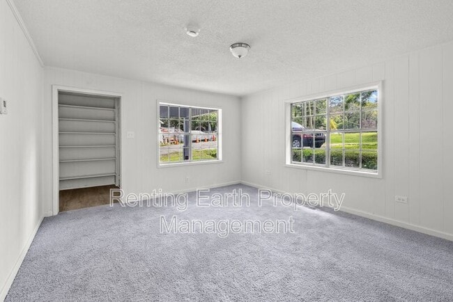Photo - 705 5th Ave