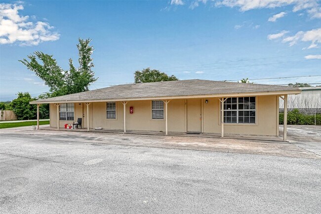 Building Photo - 8430 Round Rock Dr Unit 2 Rental