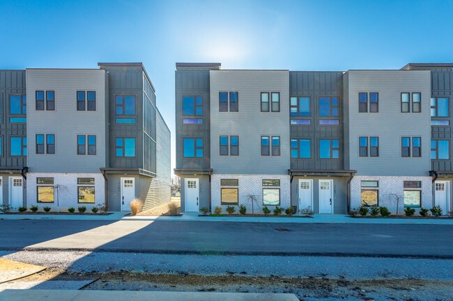 Building Photo - 7175 Garden Grove Way Rental