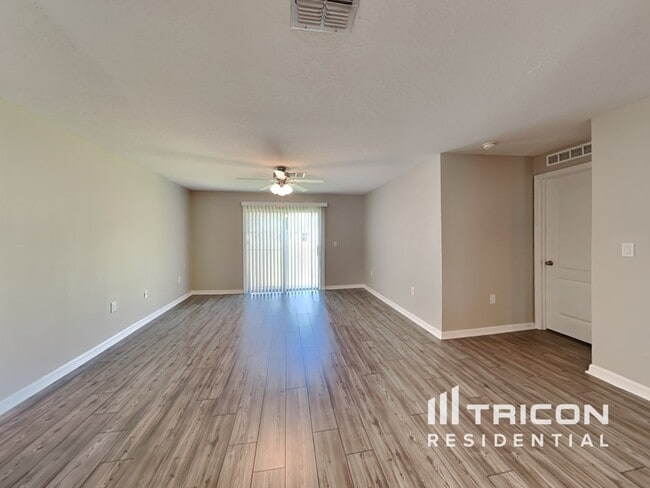 Photo - 42 Rickenbacker Dr