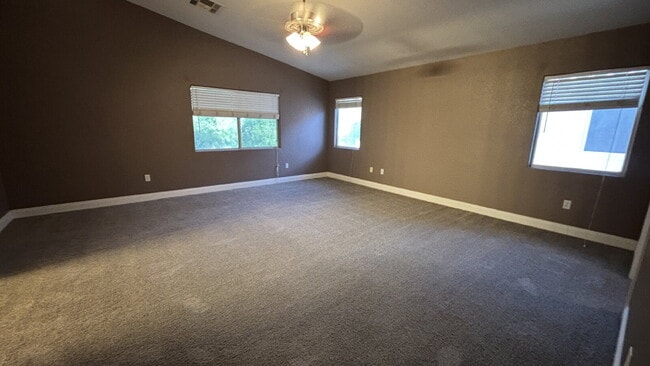 Photo - 2 Story, 4 Bed, 2.5 Bath in Southwest Apartamento