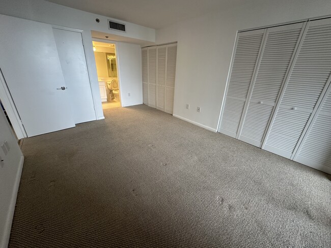 Photo - 540 Brickell Key Dr Unit 1201