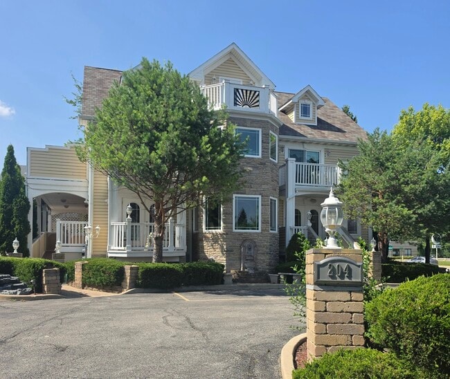 Building Photo - 204 N Waukegan Rd